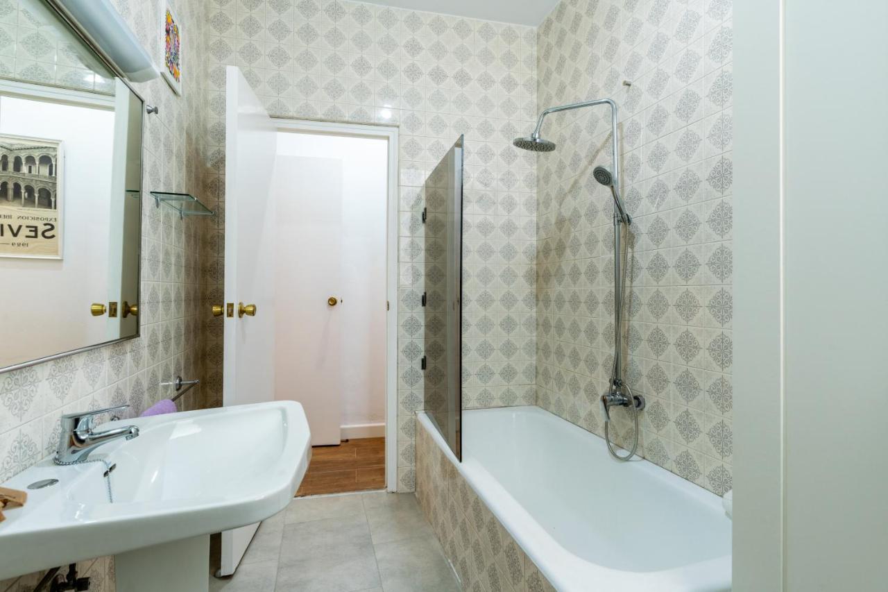 Aoa Conde De Ibarra Apartment Seville Luaran gambar
