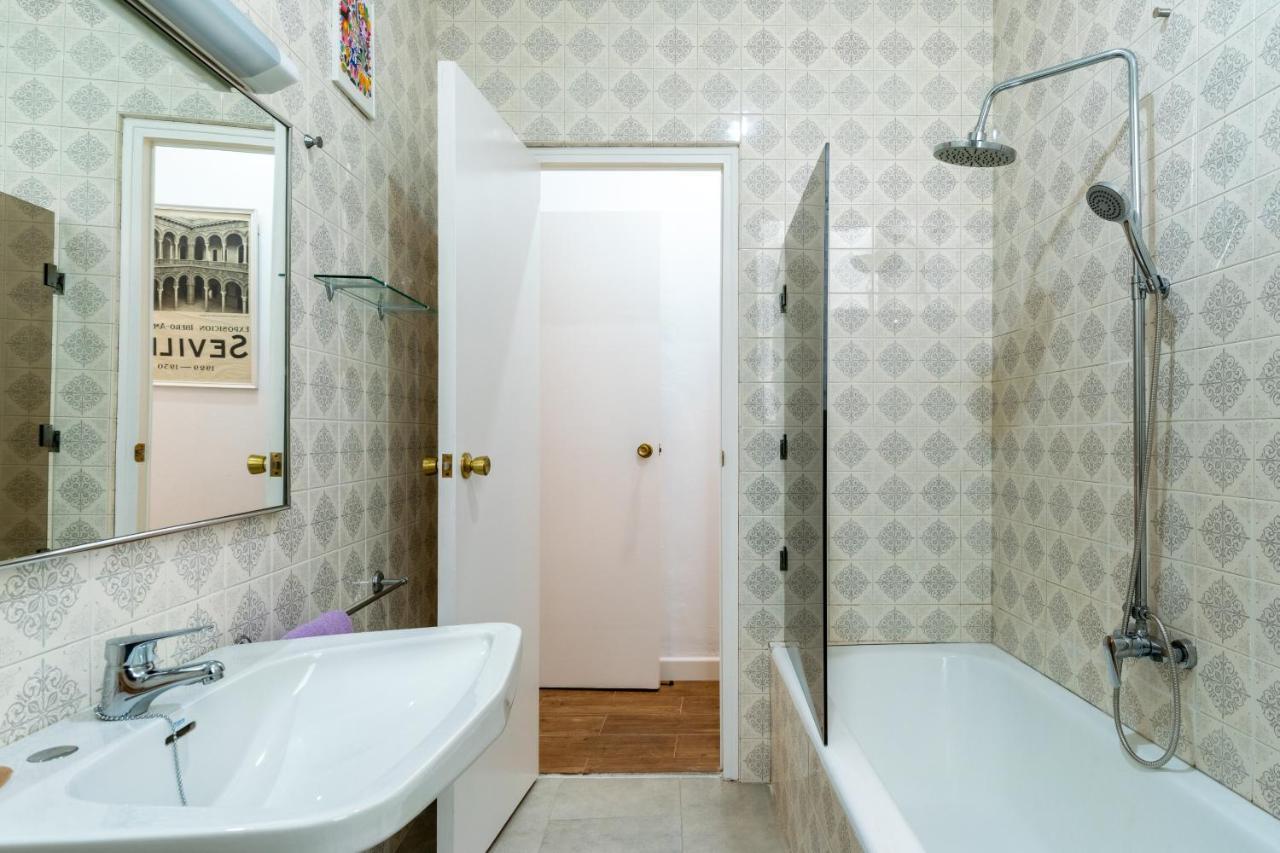 Aoa Conde De Ibarra Apartment Seville Luaran gambar